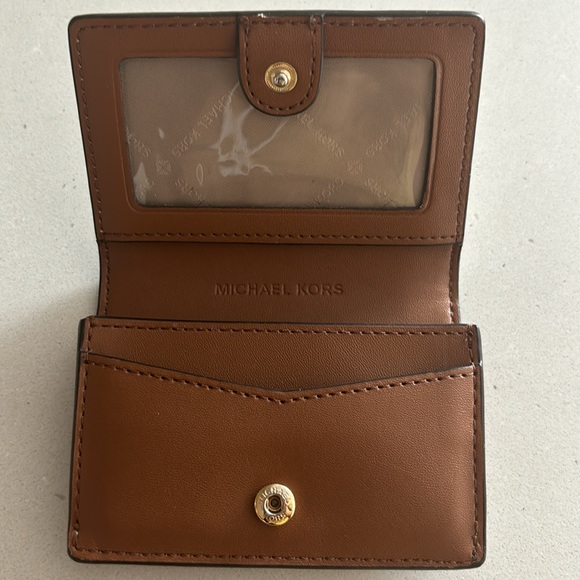 GUC Michael Kors Wallet - Picture 5 of 12